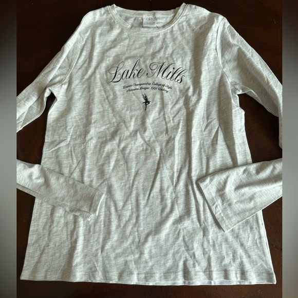 ✨SALE✨ ZARA PRINTED T-SHIRT
✨SALE✨ - Picture 4 of 6